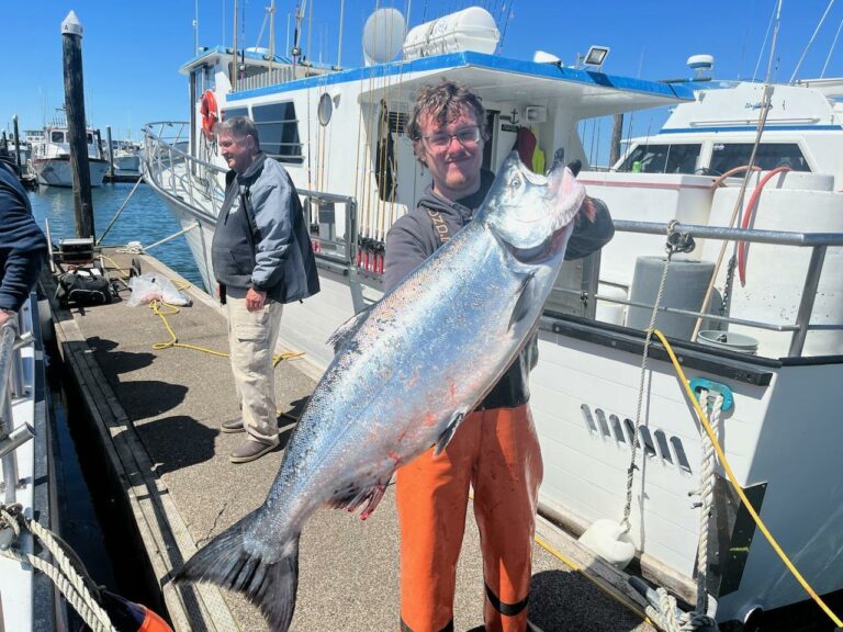 Westport Salmon Fishing, Mutineer Charters