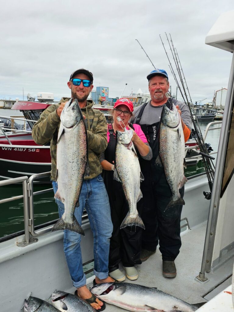 salmon-fishing-mutineer-charters-westport